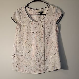 Anne Taylor dotted short sleeve blouse